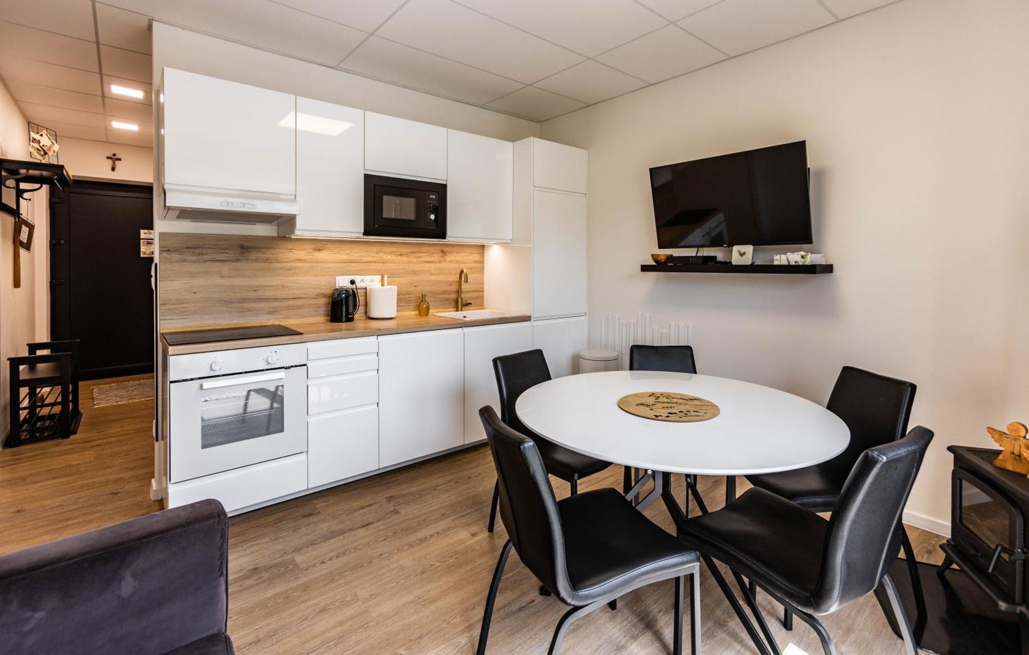 Sunny Apartment With Free Parking 즈볼렌 외부 사진