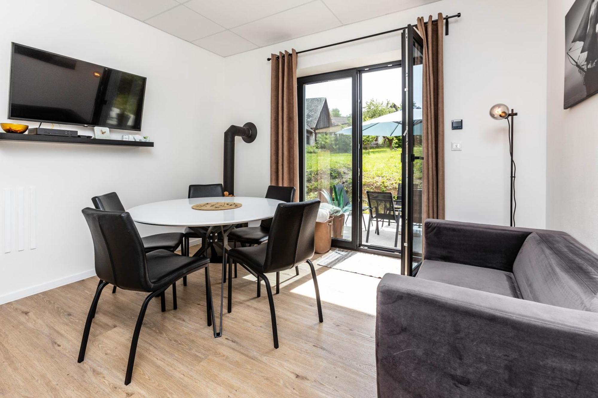 Sunny Apartment With Free Parking 즈볼렌 외부 사진